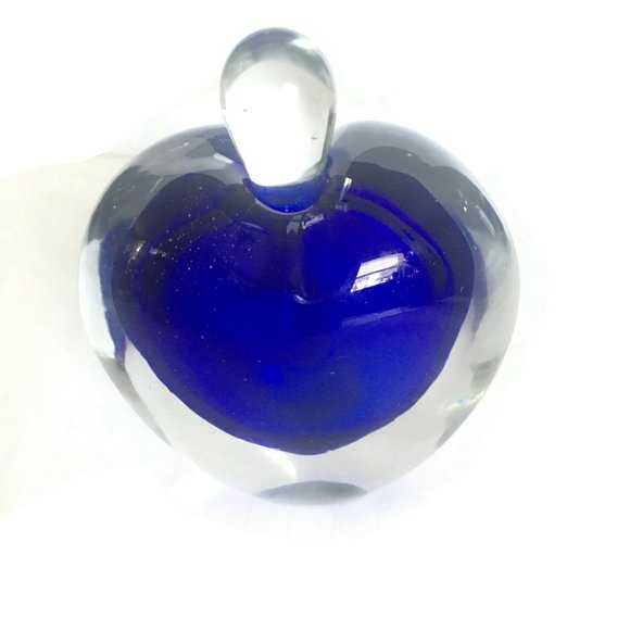 STUDIO ART GLASS Crystal Perfume Bottle Heart Hand Blown Clear over Cobal Blue - Picture 2 of 7